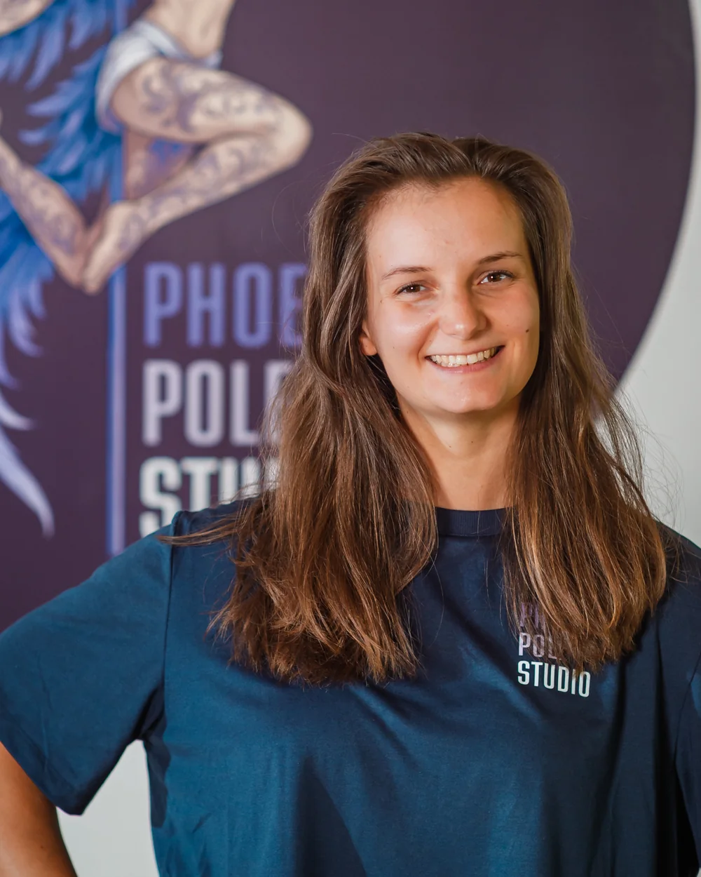 Sophie Montigny — Professeure de Pole Dance et Yoga